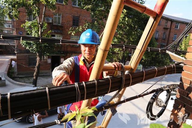 |湖北电网1.8万名党员下沉社区 发挥专业优势 排解用电难题