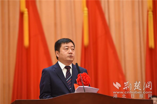 |湖北省抗疫先进个人邓伟华：与“疫”魔竞速 为使命担当