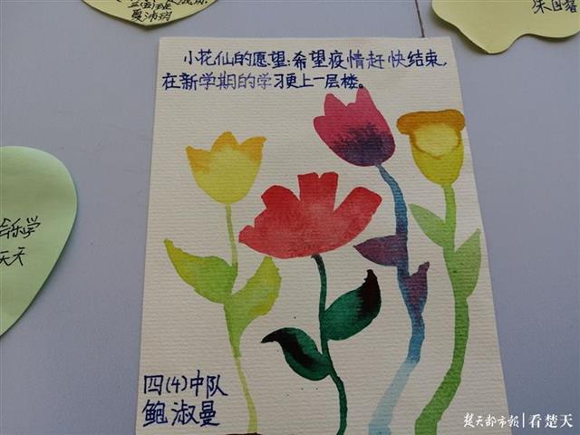 |看，早上7点就有这么多小学生到校！他们说太想上学啦