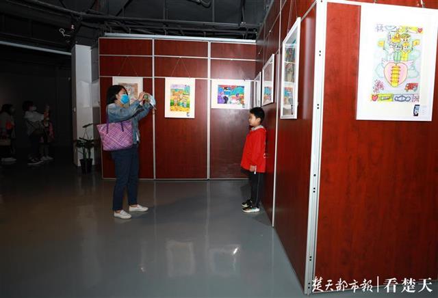 |湖北少儿抗疫书画开展，快来看看孩子们都画了啥！