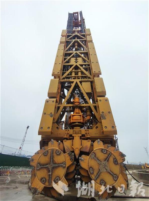 |“钢铁侠”助阵大桥局这座大桥的北锚碇墙完工了