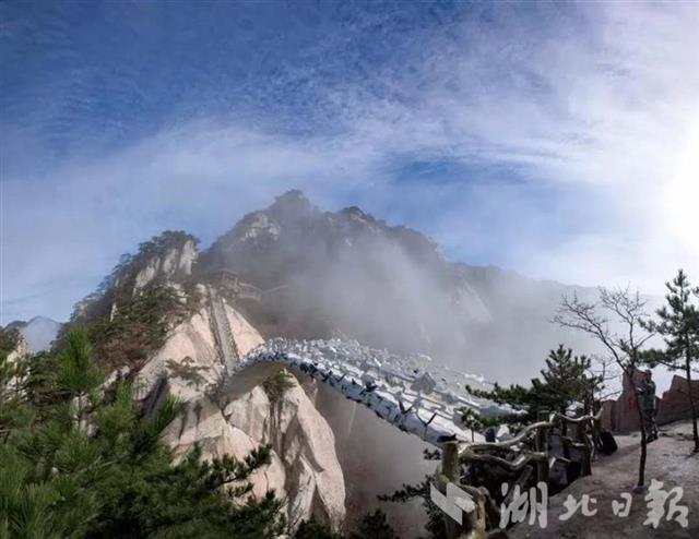 |惠游湖北引来如潮客 天堂寨景区客流超去年同期