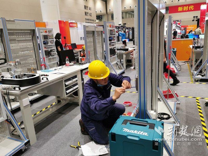 |第二届湖北工匠表彰暨技能强省建设推进会28日举行