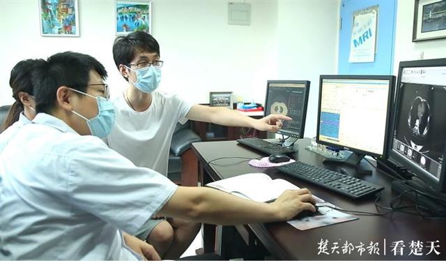 |高校团队新冠研发肺炎AI辅助诊断技术，获双创大赛金奖