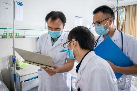 |“健康扶贫荆楚行”走进咸丰