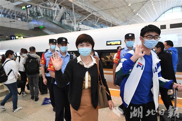 |重返武汉，合肥援鄂护士三度落泪