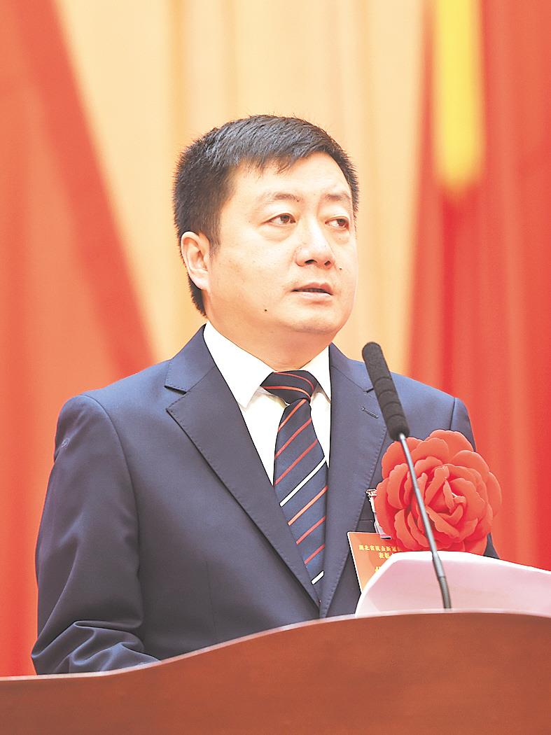|邓伟华： 举国同心打赢“两山”攻坚战