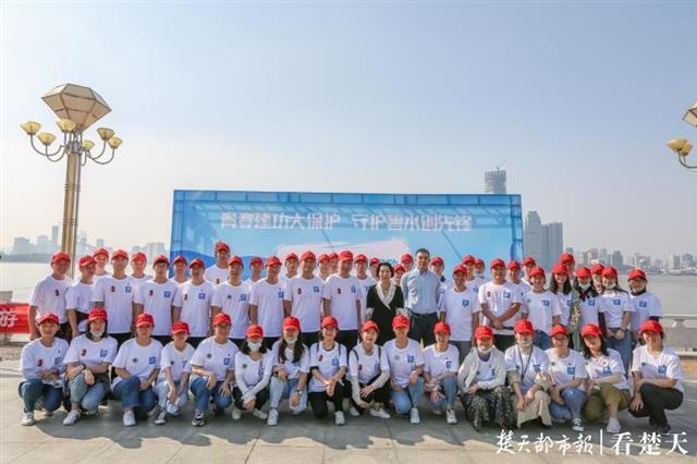 |护1063公里长江岸线！湖北开展净滩行动