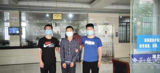|鄂州市段店派出所破获系列入室盗窃案