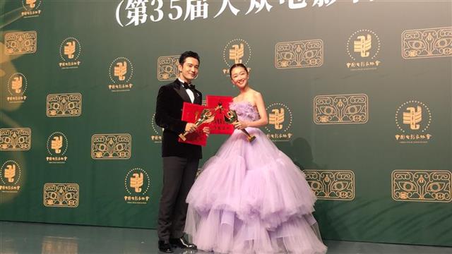 |“百花”丛中过，黄晓明周冬雨有收获