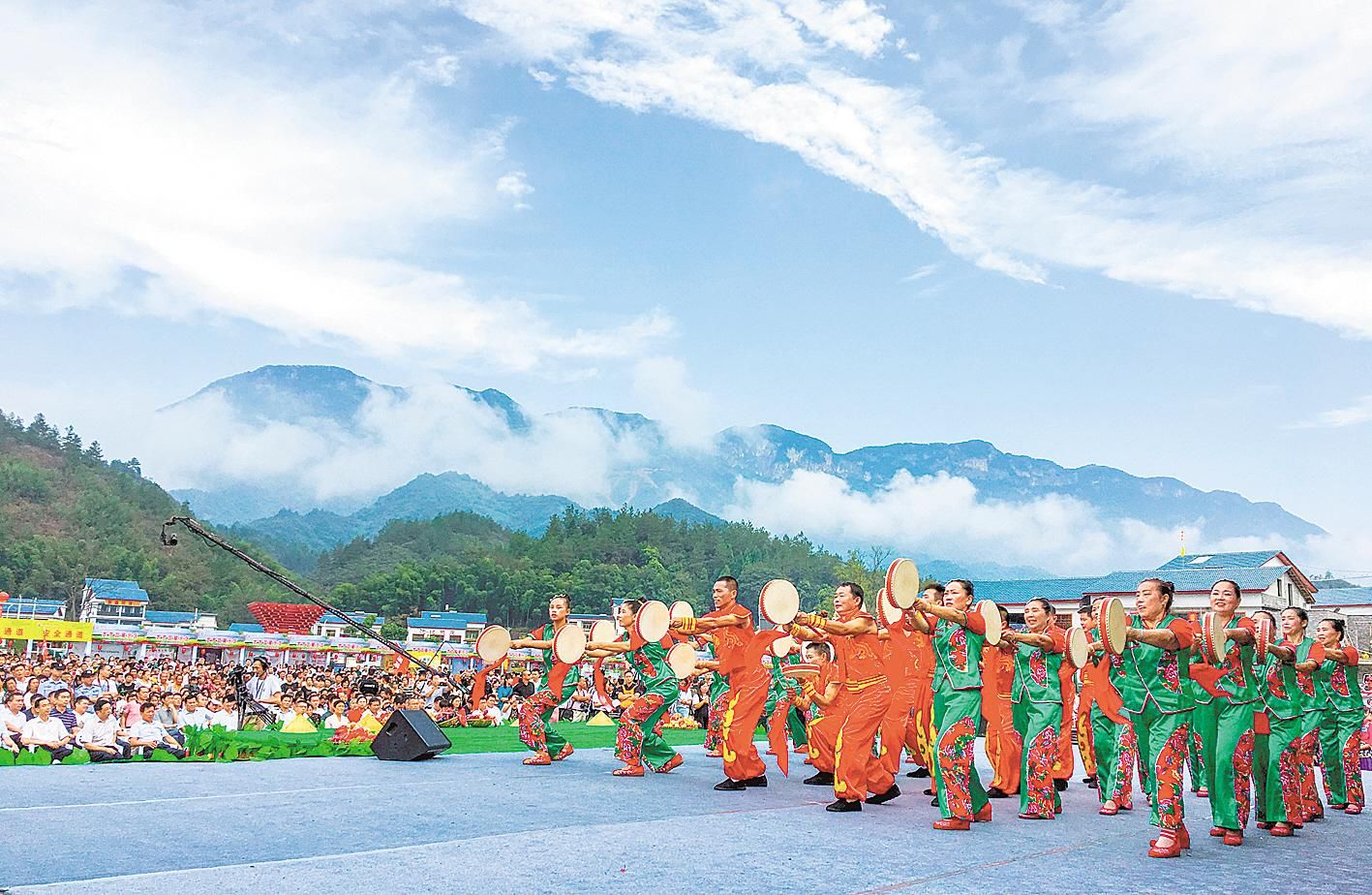 |幕阜山区走上绿色脱贫路