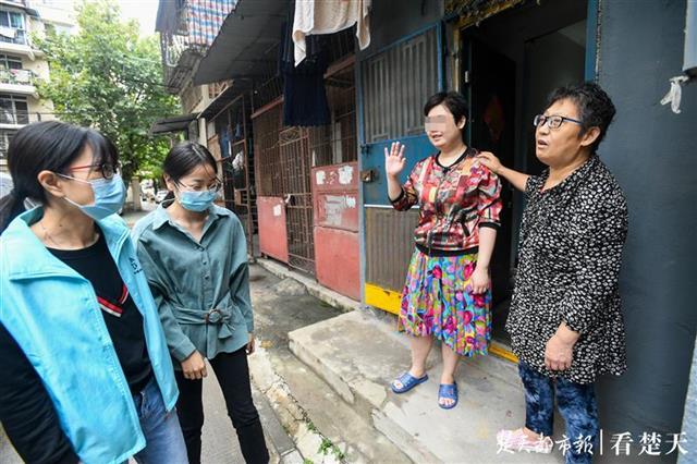 |90后闺蜜组队帮扶困难人群，坚持三年给精神障碍患者上课