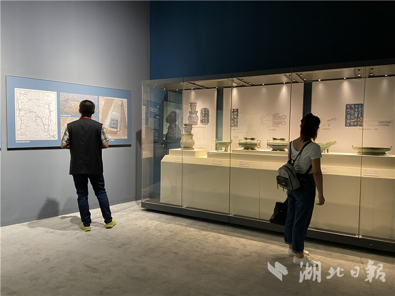 |“华章重现--曾世家文物特展”在省博开幕