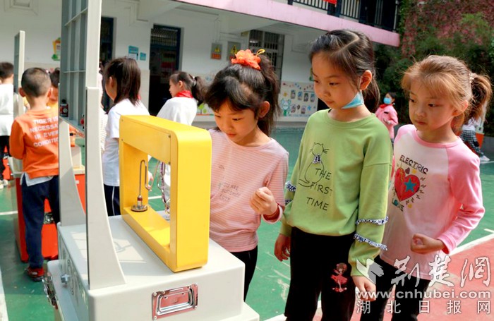 |科普大篷车走进江岸区解放小学