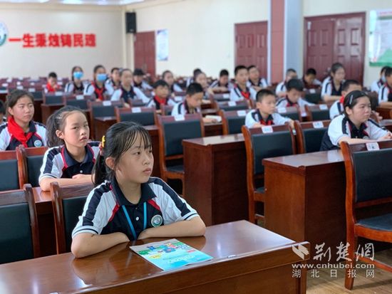 |上好消防安全“开学第一课” 黄石消防员变身“蓝老师”