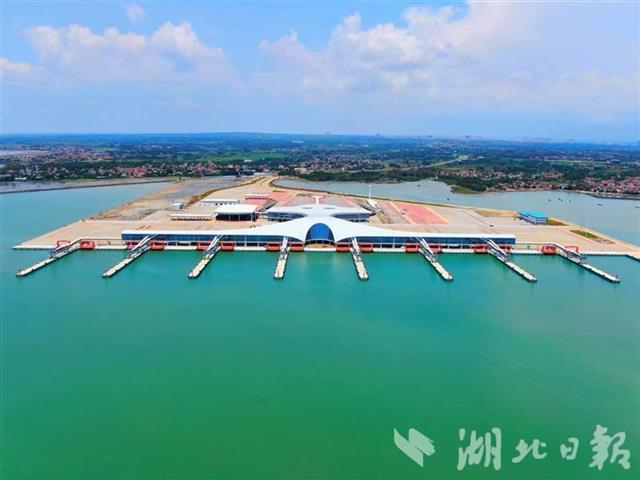 |在汉央企再立功 全球最大客货滚装码头徐闻港开港运营