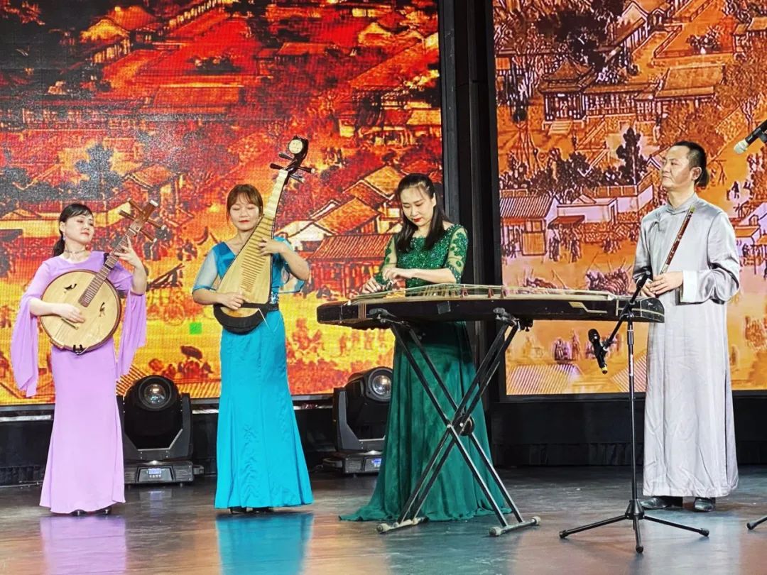 |“艺术温润心灵——荆楚红色文艺轻骑兵云演季”收官，冯翔带来《汉阳门花园》