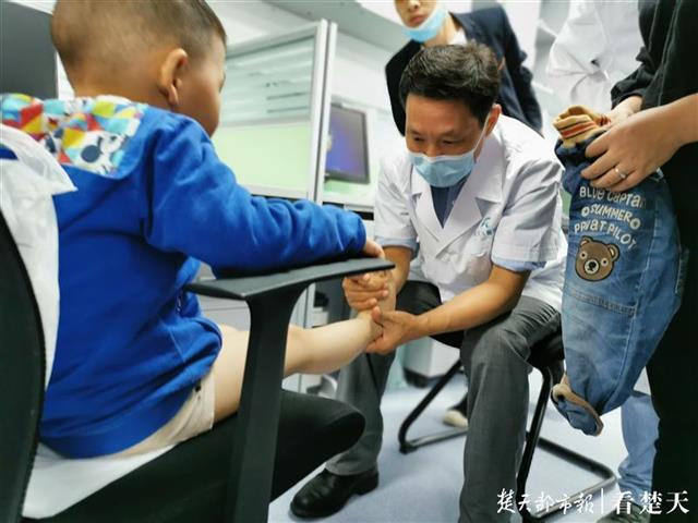 |湖北儿童健康行走进咸宁，患儿在家门口享受儿科专家诊疗