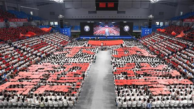 |组图：武汉大学举行本科生开学典礼