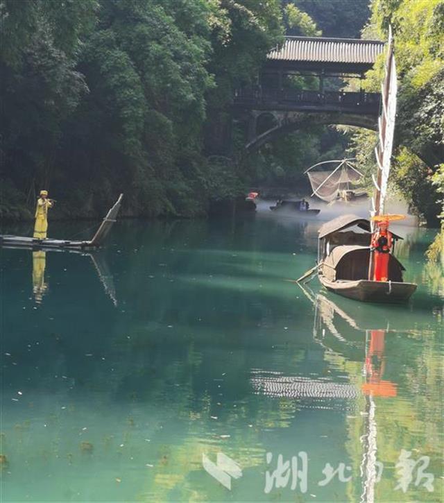 |【与爱同行 惠游湖北】进景区 看大戏 丝竹相伴荆山楚水诚迎客