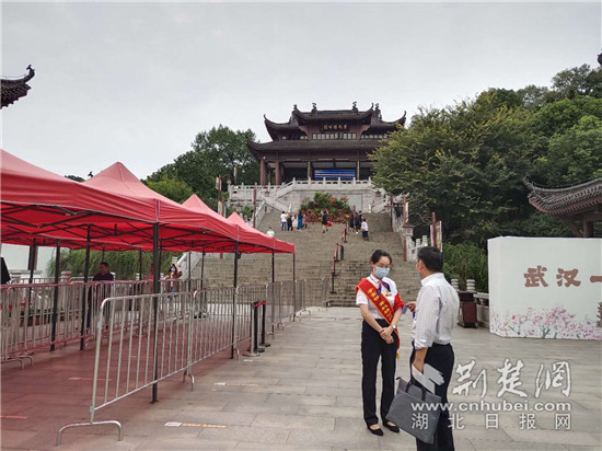 |作风巡查组深入武昌区车站及景点一线 开展疫情防控巡查