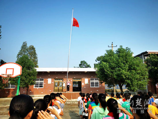 |黄石28万中小学生迎来新学期（组图）