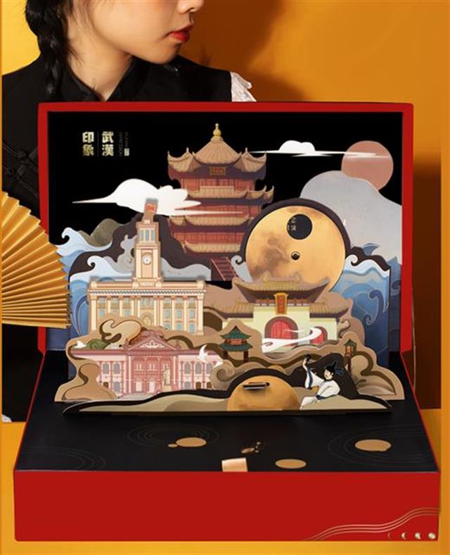 |黄鹤楼与归元寺跃然月饼之上中秋糕饼掀文创“汉潮风”