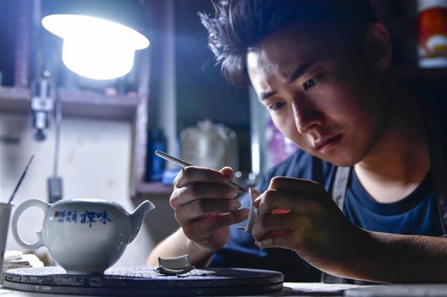 |精益求精修瓷人