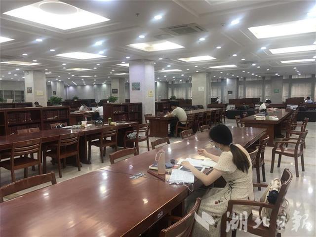 |武汉大学图书馆真“热闹”所有座位需提前预约