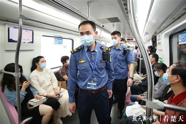 |武汉地铁新规：吃东西、手机外放等行为会先责令改正，不会一上来就罚款