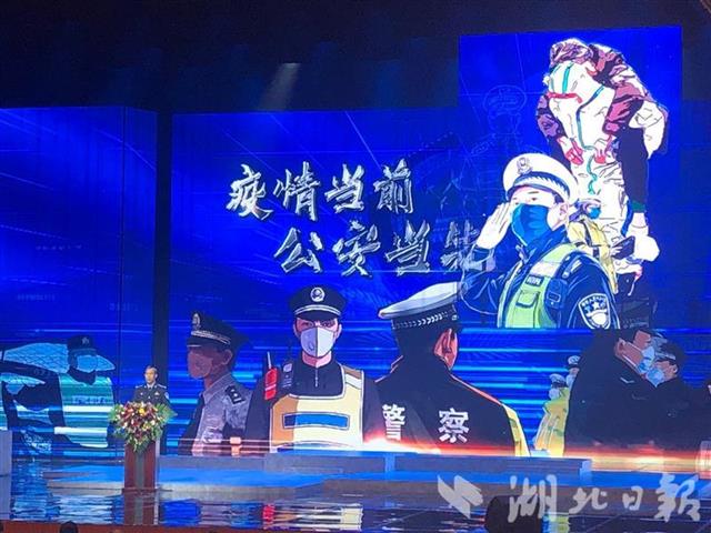 |邵玉春：选择无畏 只因头顶警徽