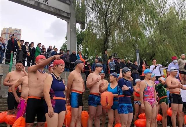 |220“泳士”横渡汉江，蔡甸全民健身赛事活动启幕