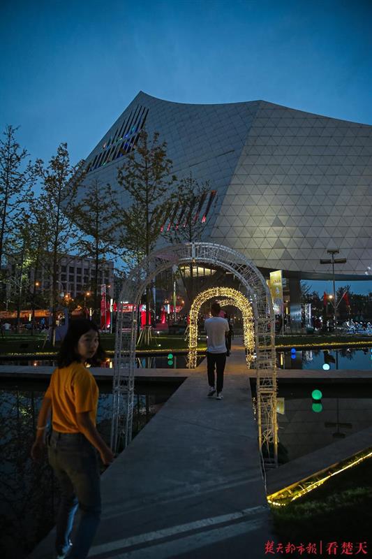 |以英雄之名道一声感谢 ，汉阳举办丰富多彩的节日活动致敬英雄