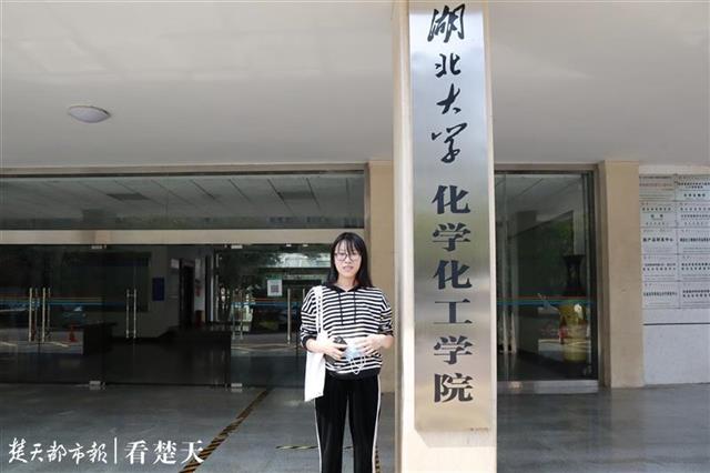 |4岁读书3个姐弟都是学霸，湖大15岁新生：未来想在江城继续深造