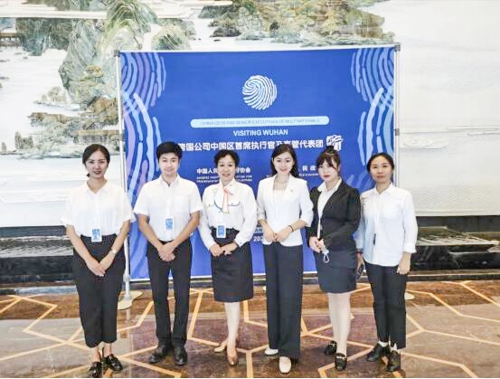 |当好翻译做好讲解 积极传播武汉精神 精英导游跨界服务助力武汉复苏