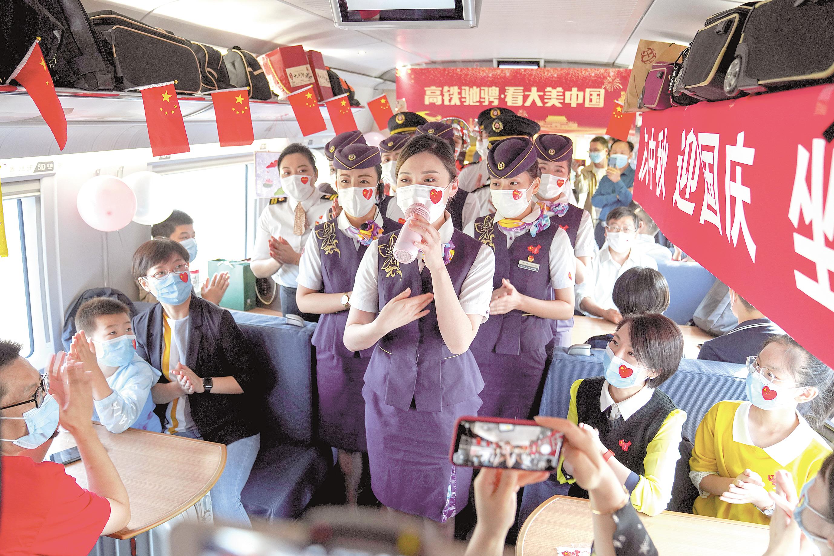 |G1773次列车上江苏援鄂医护人员回来了一路向西去湖北去武汉