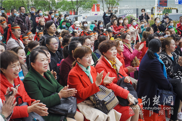 |“舞”动双节 洪山区第七届广场舞大赛精彩收官