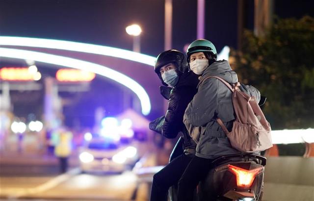 |抗疫题材剧《在一起》高收视率收官