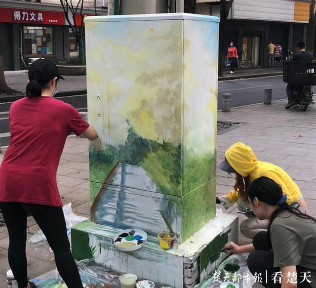 |漂亮！一画一景融入街头景观，200余个手绘配电箱柜陆续亮相江岸街头