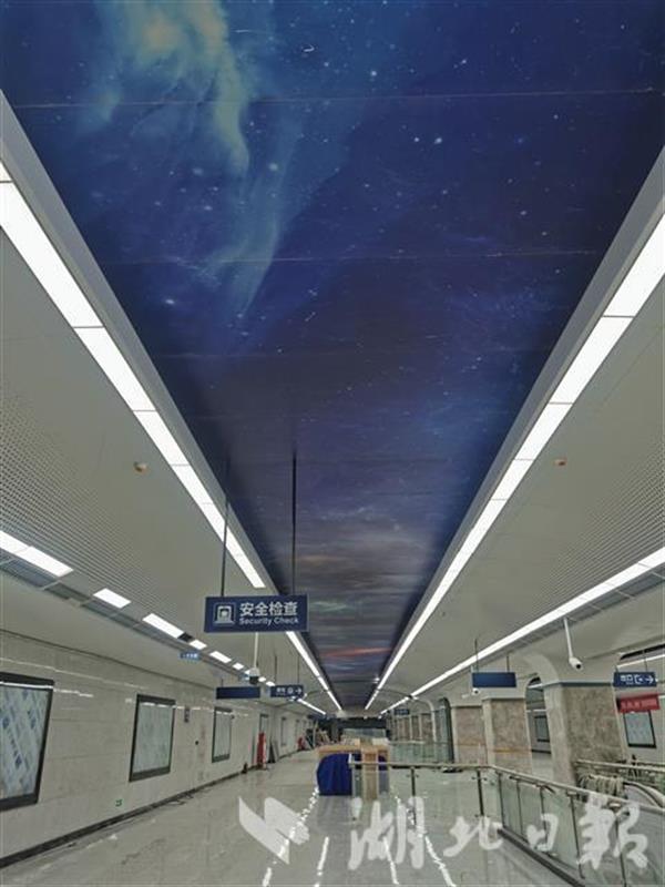 |为了武汉地铁8号线年底完工，冲刺在“双节”之夜
