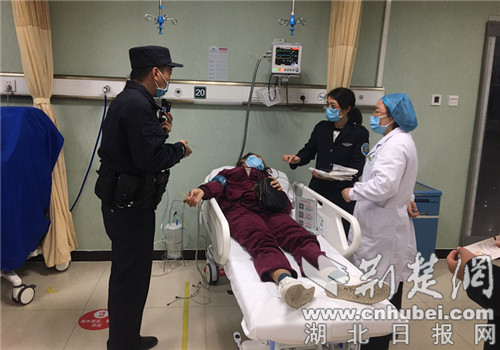 |女士突发心脏衰竭 襄阳东津民警火速救援