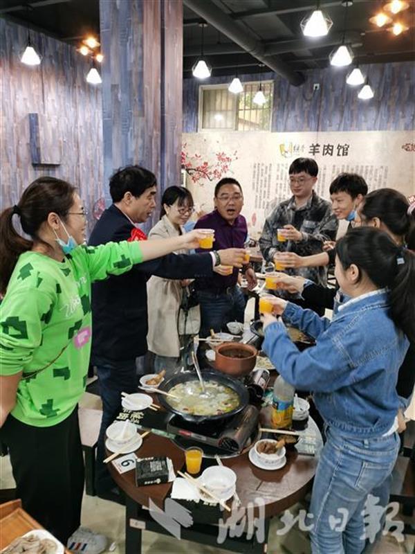 |自驾重返武汉，四川援鄂医生感动不已：武汉人民给我的回报太多了