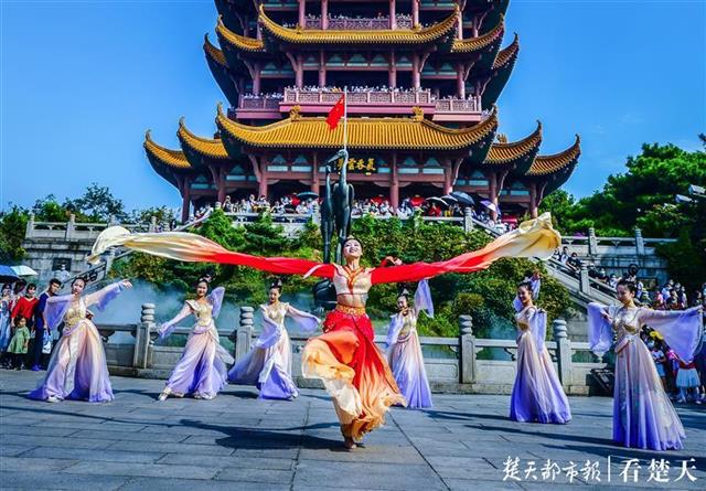 |重启半年：武汉重回活力之城