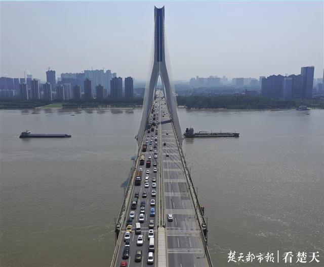|记者双节首日探访出城路，老堵霸三金潭立交让位新堵霸平安铺立交