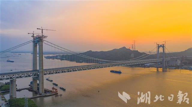 |在鄂央企中交二航局建功江苏镇江 世界首座高速铁路悬索桥即将开通