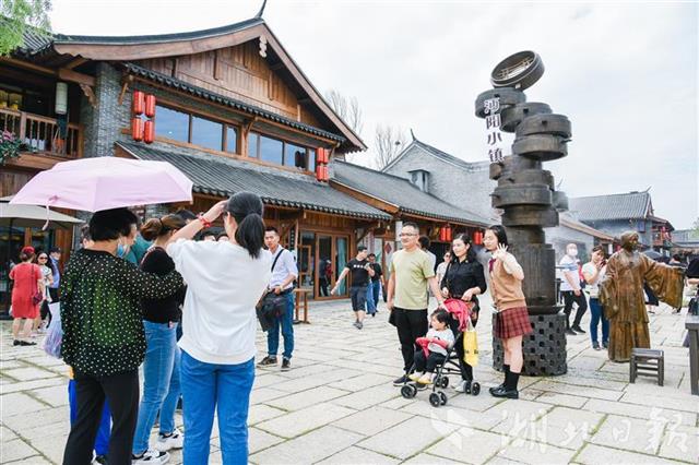 |吹糖人 品三蒸 划龙舟！在水乡小镇感受沔阳风情