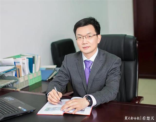 |厉害！超800名院士参与推荐评审，华科这位教授获奖300万元