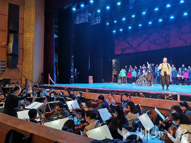 |“以抗疫精神排演抗疫大戏”！湖北原创歌剧《天使日记》长假排练忙