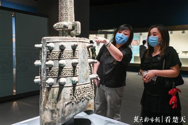 |战疫志愿者聚首武汉话友谊，出游遇堵车也开心