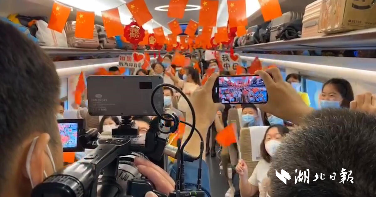 |坐着高铁看中国 | 国庆遇上中秋，高铁上遇见你